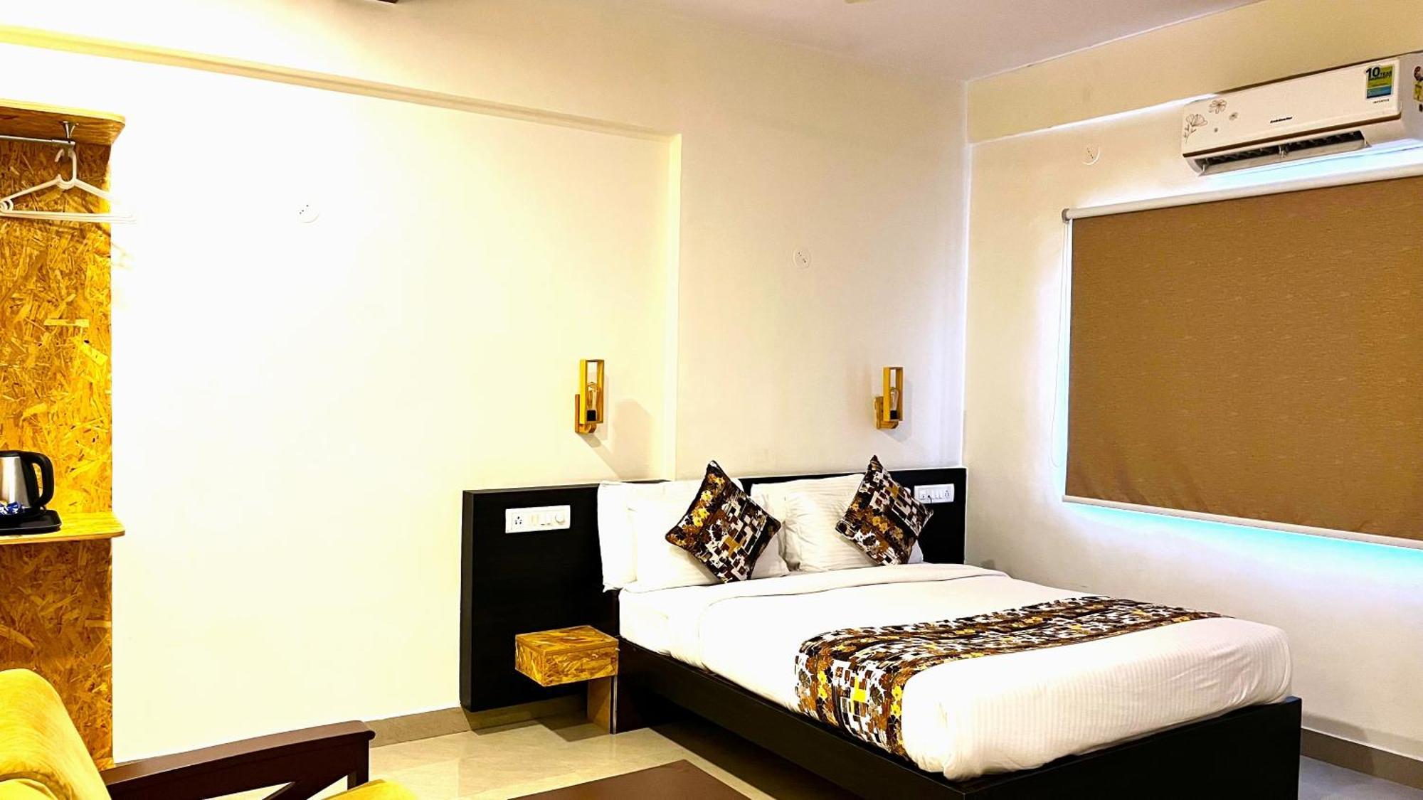 Athasri Hotel Hsr Layout Бангалор Экстерьер фото