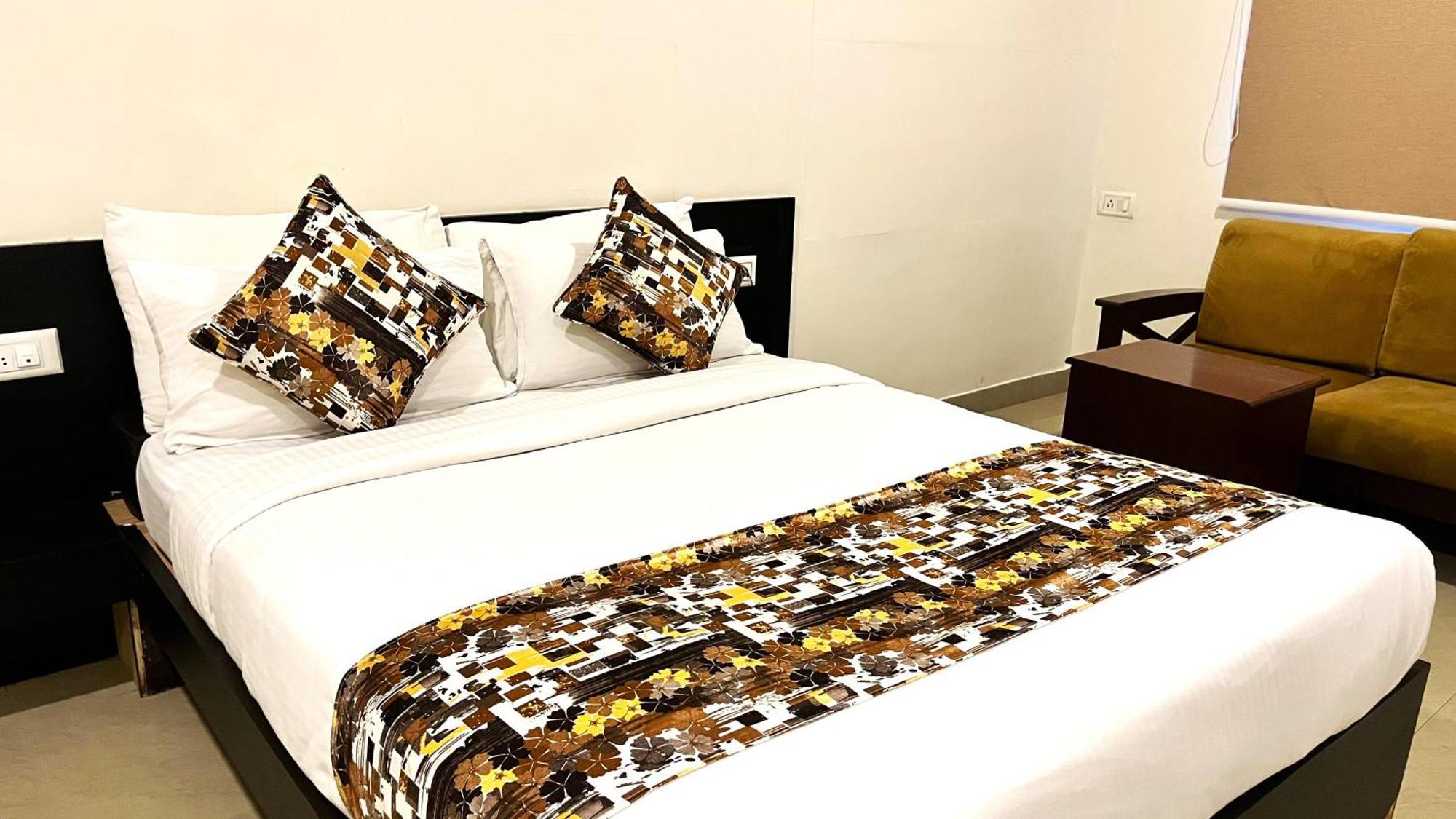 Athasri Hotel Hsr Layout Бангалор Экстерьер фото