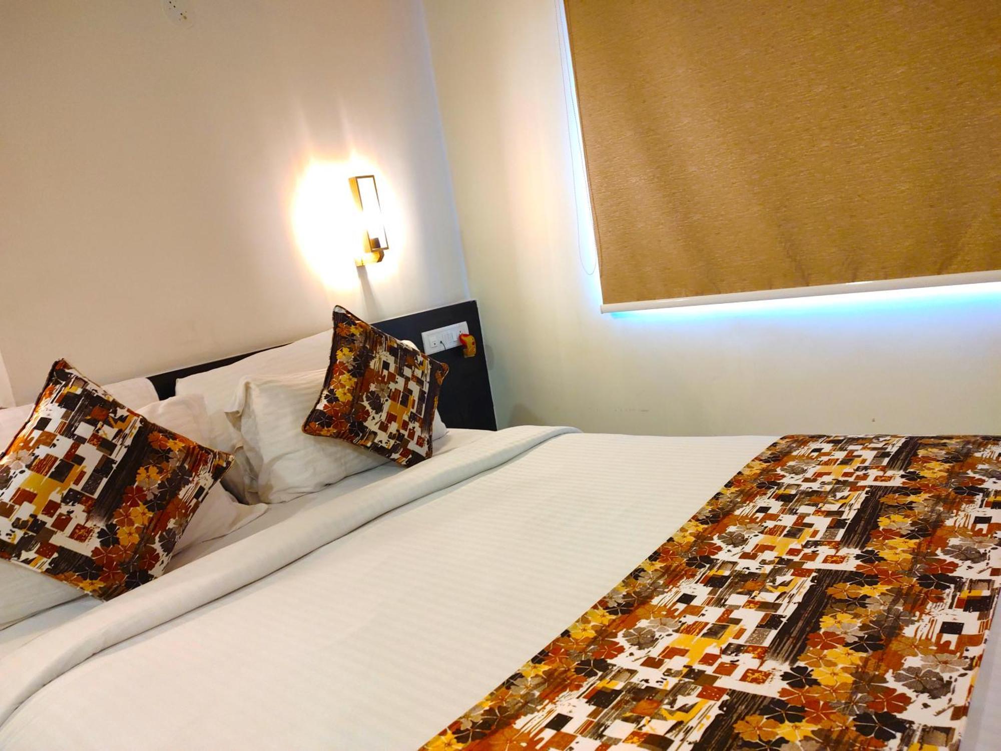 Athasri Hotel Hsr Layout Бангалор Экстерьер фото