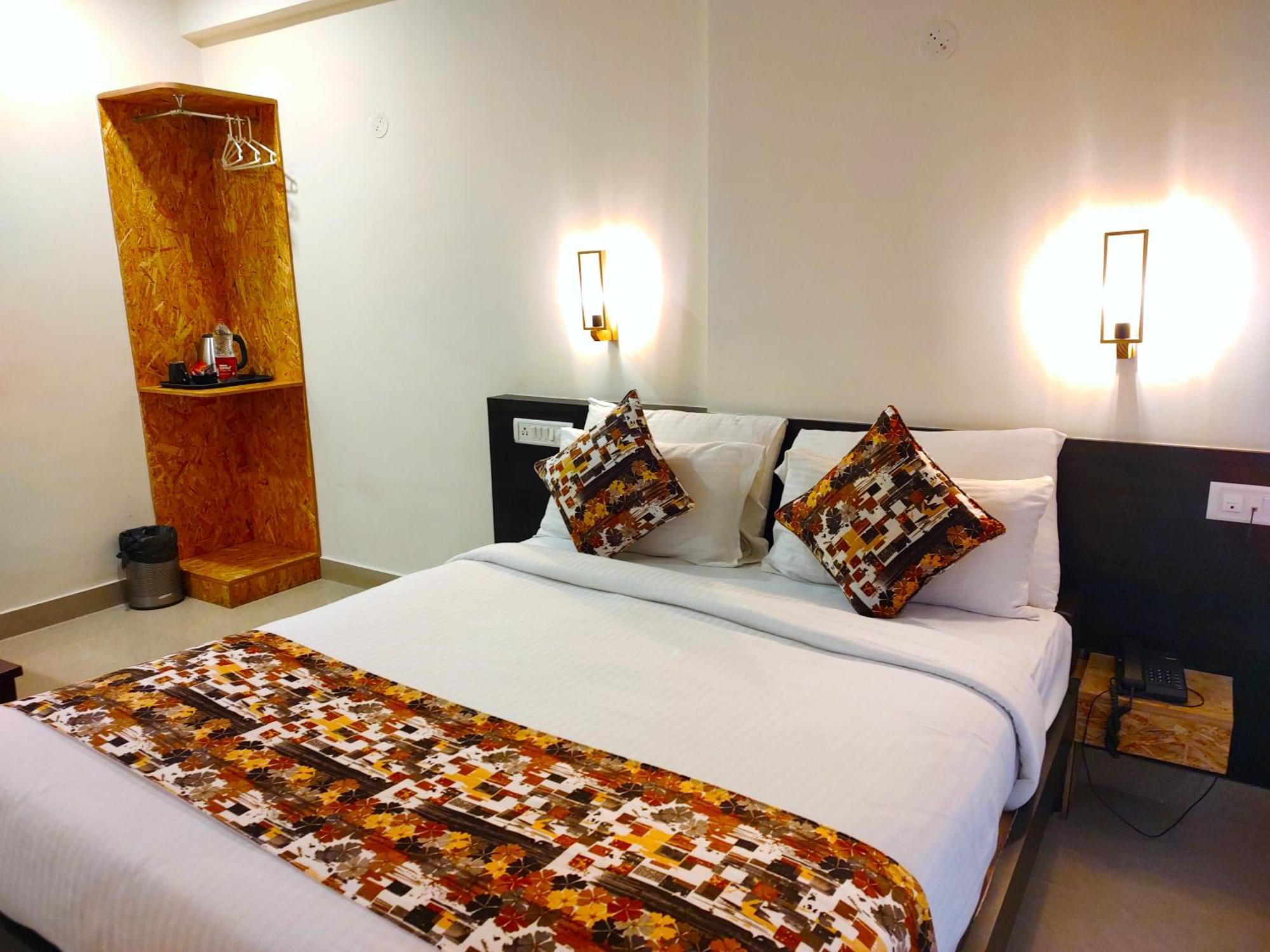 Athasri Hotel Hsr Layout Бангалор Экстерьер фото