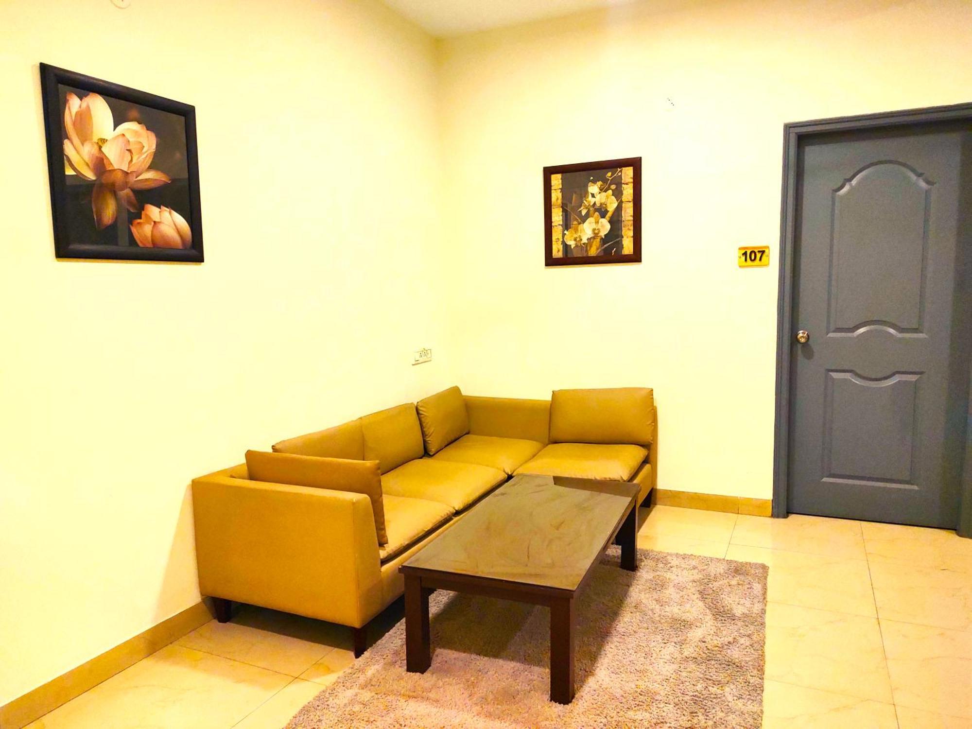 Athasri Hotel Hsr Layout Бангалор Экстерьер фото